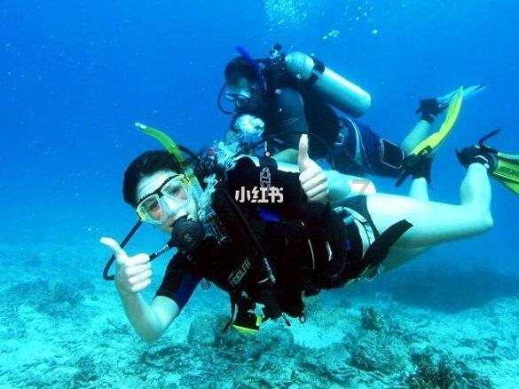 TVB男星92岁生日获曾孙贺寿!同罗兰见了三日:难怪我们绯闻多