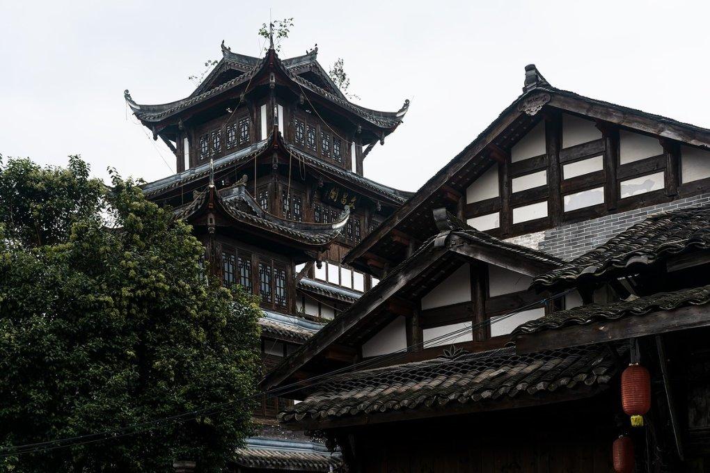 玉米面别蒸窝窝头了，农村媳妇教你新做法，金黄酥脆，层层松软