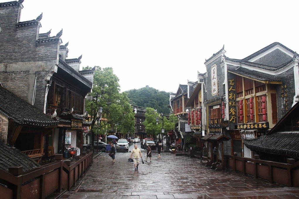 挺进地牢